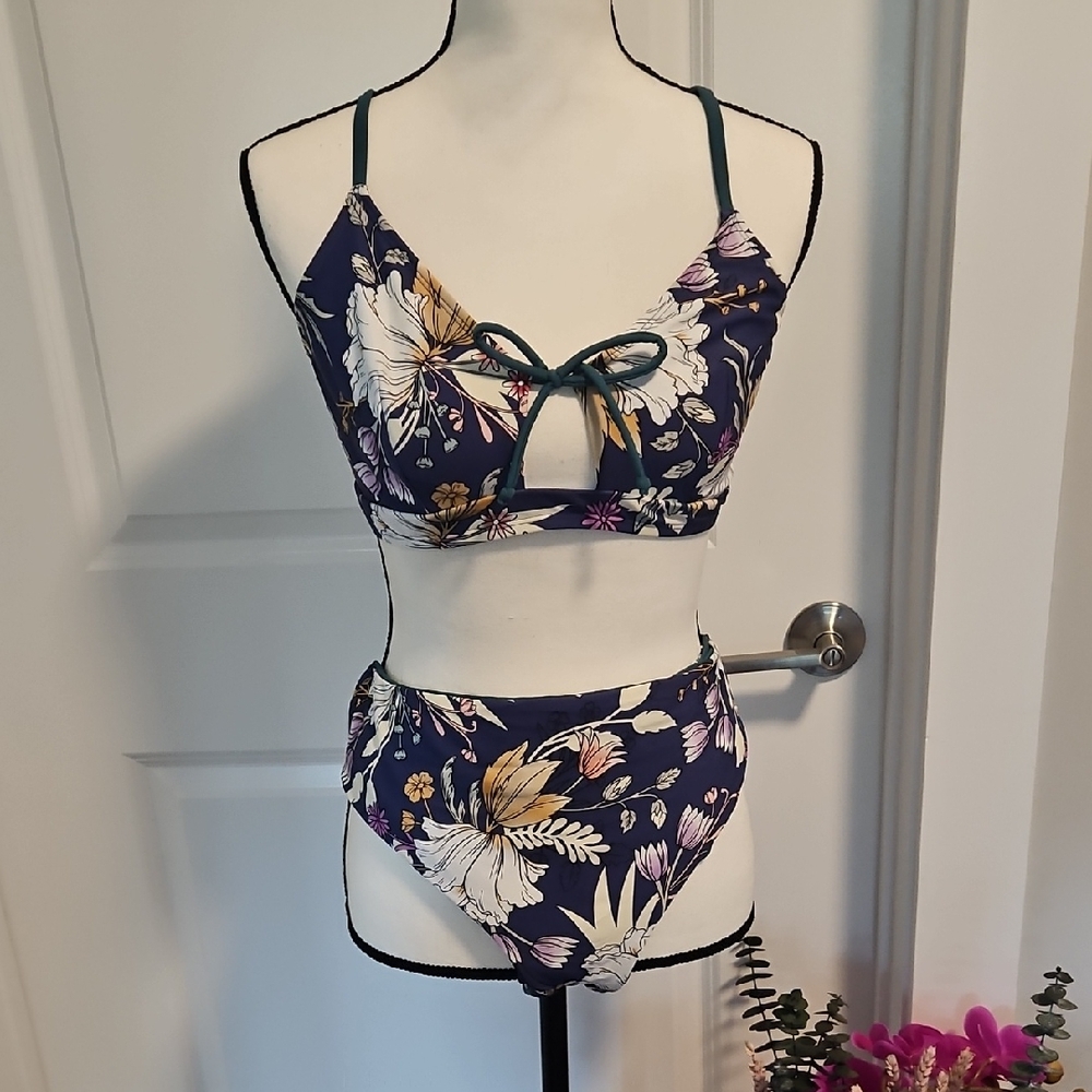 Cupshe Navy Floral Bikini with Gold and White Accents